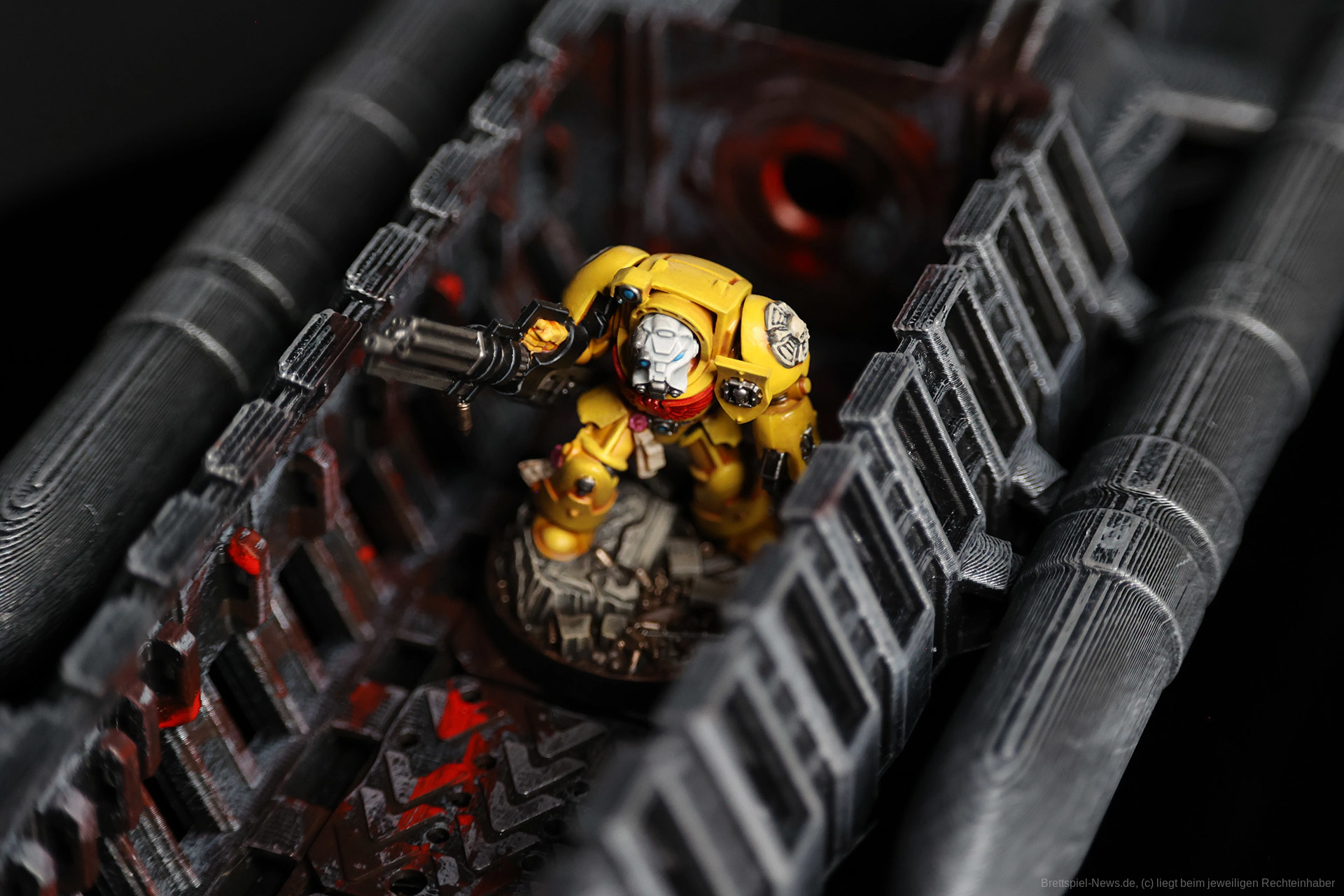 Innovatives 3D-Terrain für Warhammer 40K mit Beleuchtung und Dampf 