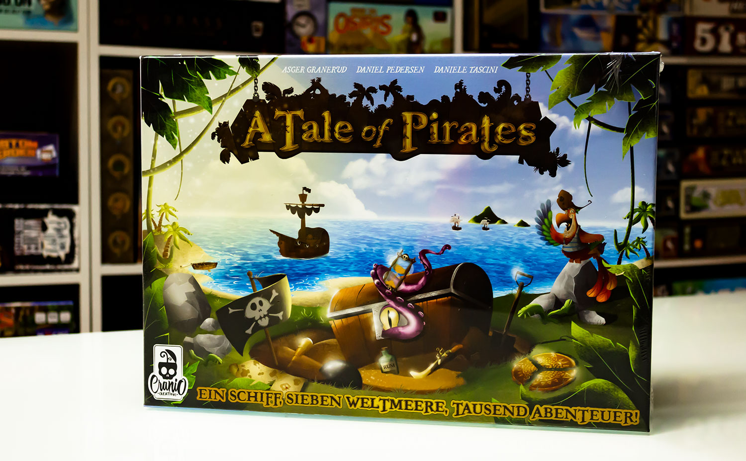 A Tale of Pirates und Dixit 10th Anniversary von Asmodee lieferbar
