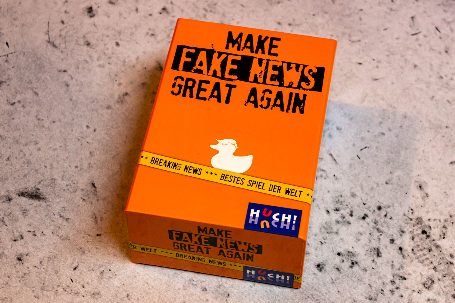 FAKE NEWS // Neuheit von HUCH! erschienen