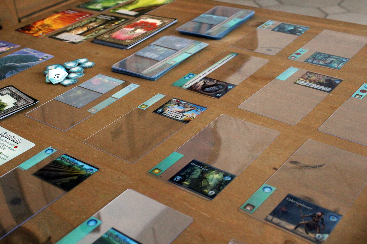 Mystic Vale das “Cardbuilding”-Spiel von Pegasus Spiele im Test