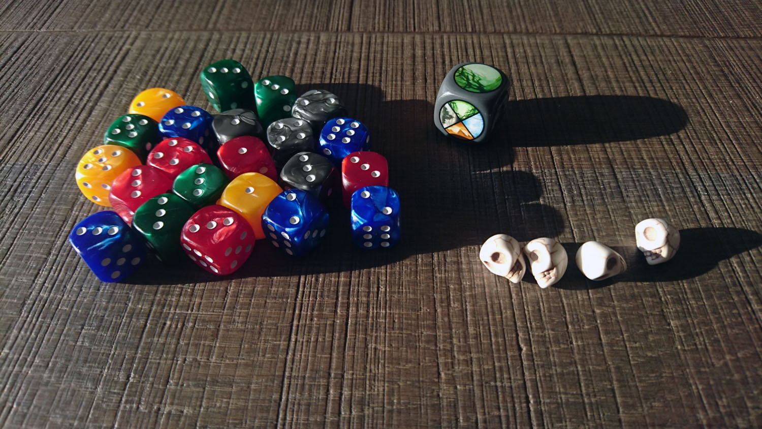 Test // ROLL FOR ADVENTURE – Mit einer Handvoll Würfel gegen den Meister der Schatten