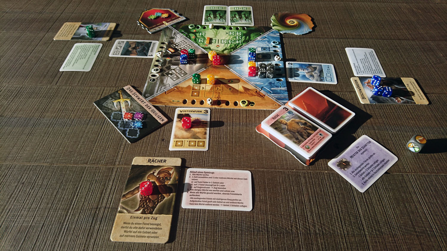 Test // ROLL FOR ADVENTURE – Mit einer Handvoll Würfel gegen den Meister der Schatten