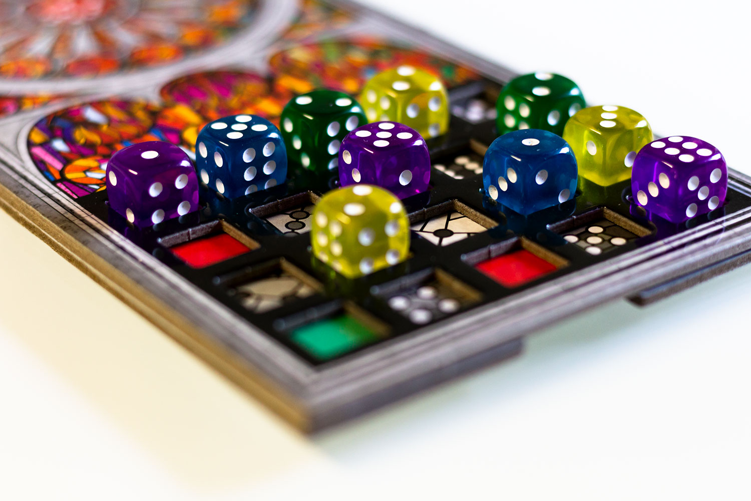 Test: Sagrada – Willkommen in der Würfelkirche