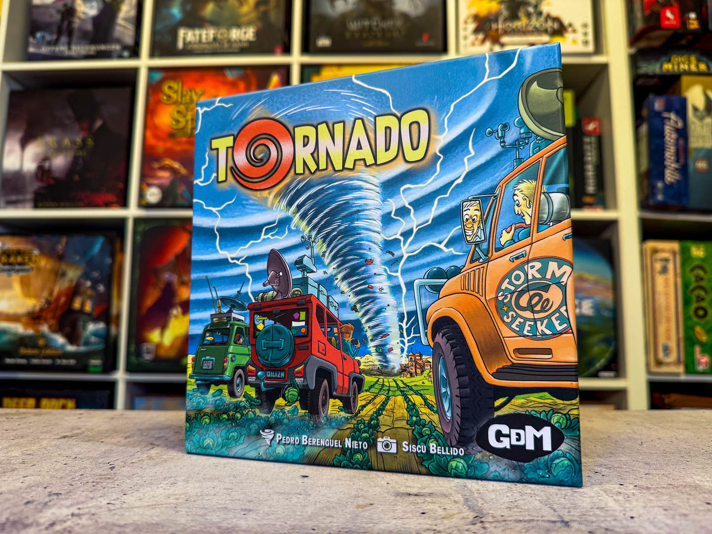 Wildes Familienspiel rund um katastrophale Tornados