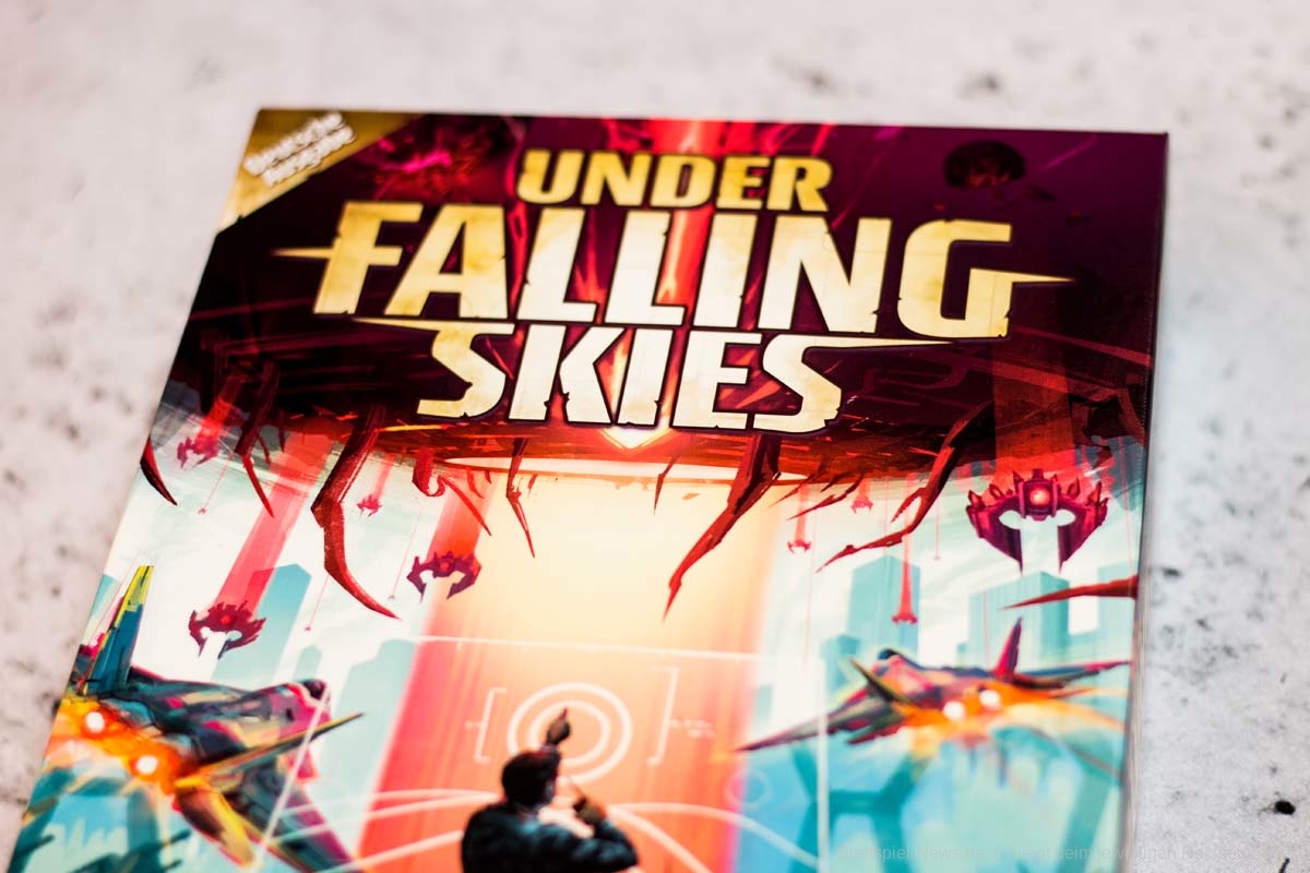 UNDER FALLING SKIES // Bilder des Spiels