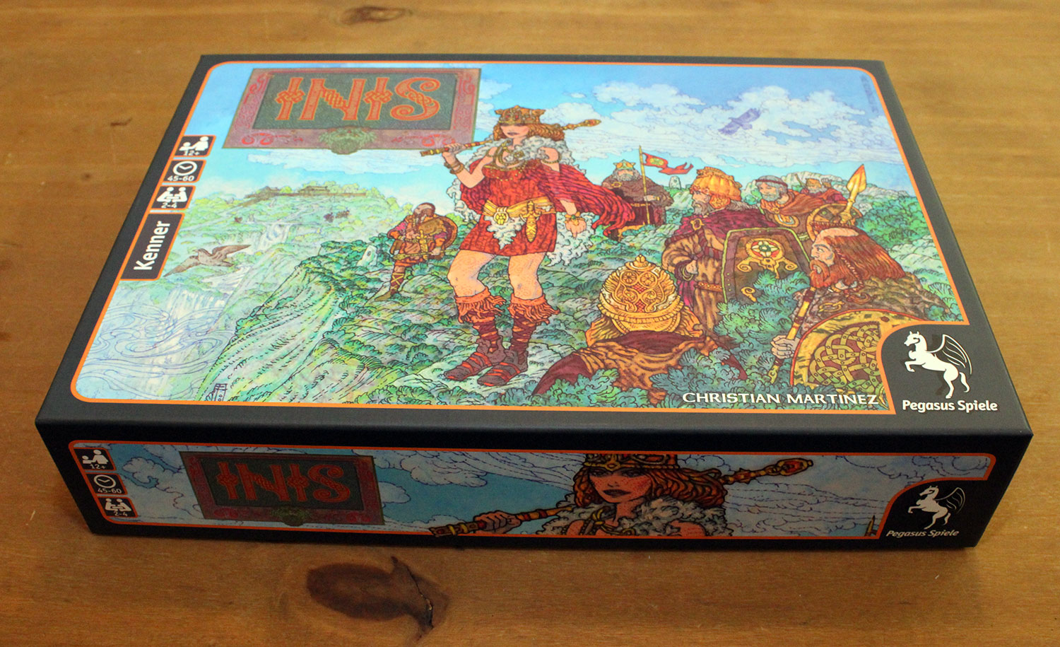 In “INIS” übernehmen die Spieler die Rolle des Häuptlings eines keltischen Stammes. Die 2-4 Spieler erkunden dabei eine neue Insel, besiedeln diese, bauen Dörfer und Kultstätte. Jeder der Häuptlinge ist davon überzeugt den Anspruch auf Thron zu haben. Personen und Ereignisse basieren auf irische Mythen und Sagen