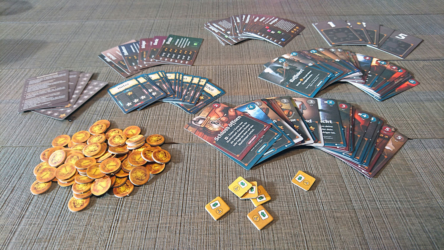 ROLL PLAYER – Der Weg zum ausgewürfelten Charakter ist das Ziel