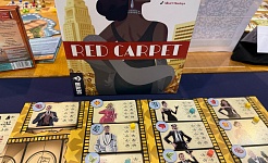 Red Carpet: Fotos, Winkel, Wertungen – der Blick durch die Handy-Kamera als Brettspiel