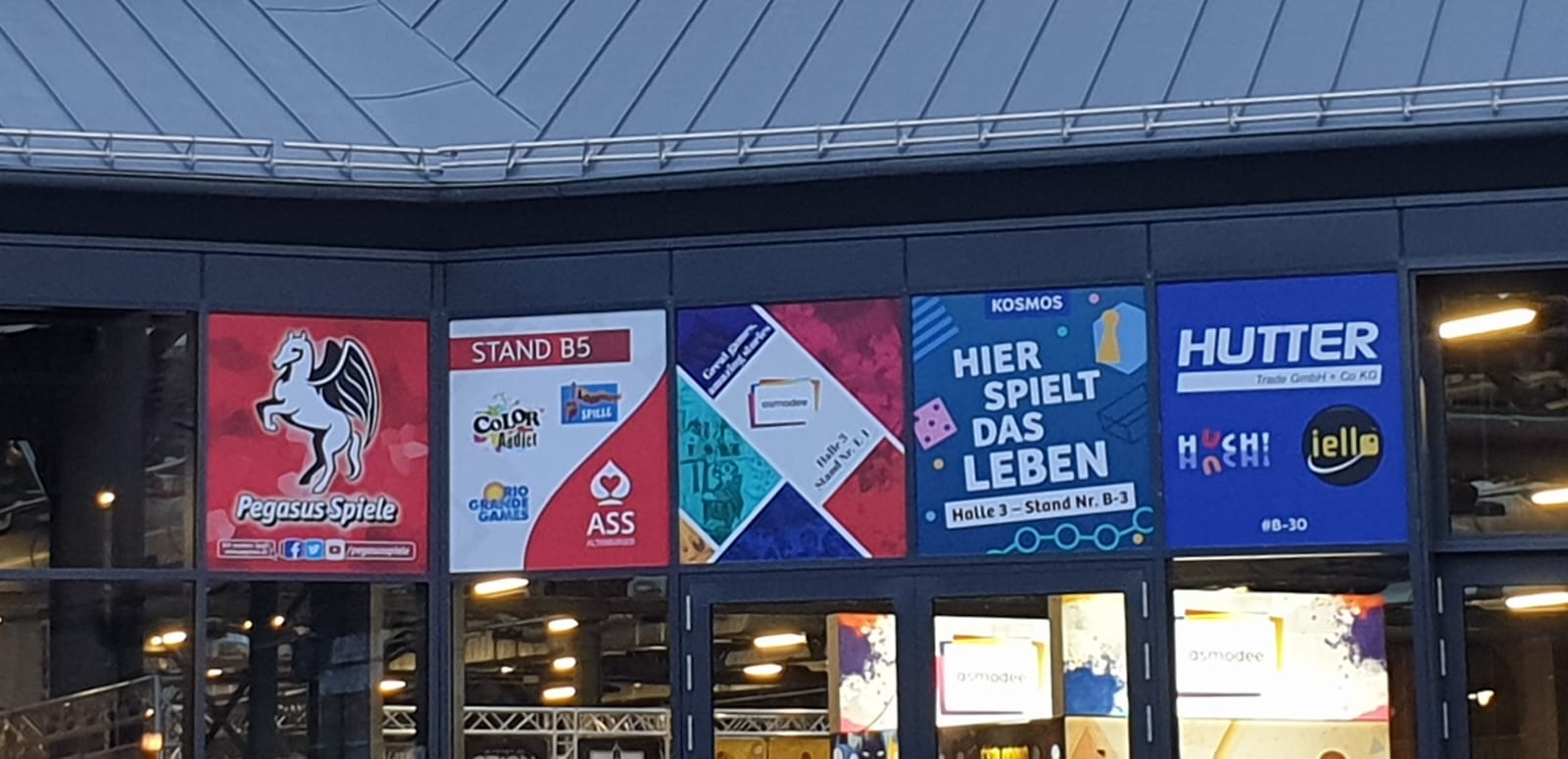 276985E4 2200 412E A29E 6B09A4013756