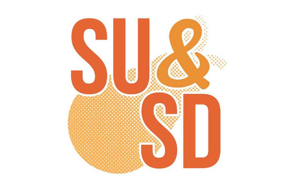 Für das aktuelle Interview haben wir uns nach Übersee begeben, wenn auch nur per Email. Kanada ist das zu Hause eines mittlerweile vierköpfigen Teams, das seit vielen Jahren sehr erfolgreich über das Thema Brettspiele berichtet. Dazu gehört auch ein eigener YouTube-Kanal mit aktuell 325.000 Abonnenten. Die Rede ist von Shut Up & Sit Down (SU & SD). 