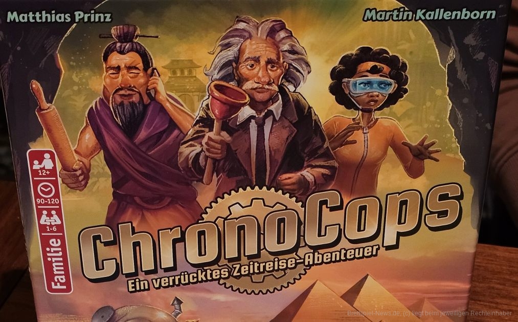 "ChronoCops: Einsteins Relativitätskriese" ist ein kooperatives Rätselabenteuer für 1 oder mehr Personen ab 12 Jahren, in dem wir in 90-120 Minuten versuchen, durch das Kombinieren von Karten den bösen Professor Knix aufzuhalten.