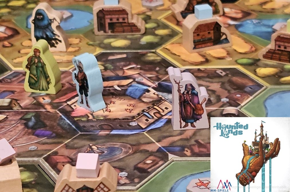 "Haunted Lands" ist ein Worker-Movement-Spiel mit Ressourcen- und Aktions-Management-Elementen für 2–4 Personen ab 12 Jahren, in dem wir in 60–120 Minuten Ressourcen abbauen und diese verkaufen, um unsere Möglichkeiten zu erweitern oder Gebäude zu bauen. Zudem gilt es, Geister aus unseren Landen zu vertreiben.