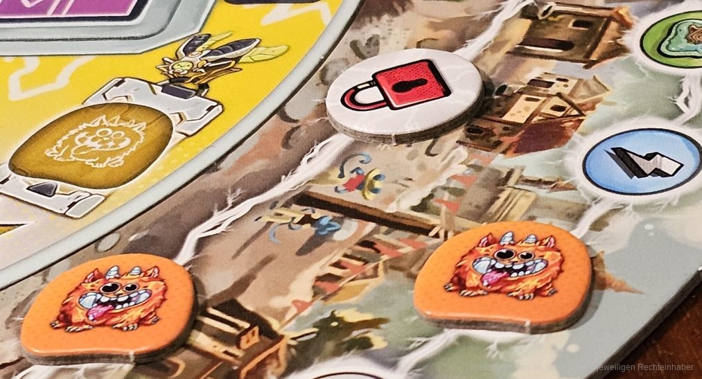 "Time Trouble" ist ein kooperatives Echtzeit-Karten-Lauf-Spiel für 2-4 Personen ab 10 Jahren mit einer Spieldauer von etwa 30 Minuten, das in aufeinander folgenden Szenarien immer schwieriger wird. Wir reisen als Zeitagenten durch verschiedene Zeitzonen und versuchen Fluffys einzufangen, die dort Chaos anrichten.