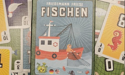 Chaotisches Stichspiel mit Deckbau-Twist -  Warum Fischen anders sticht